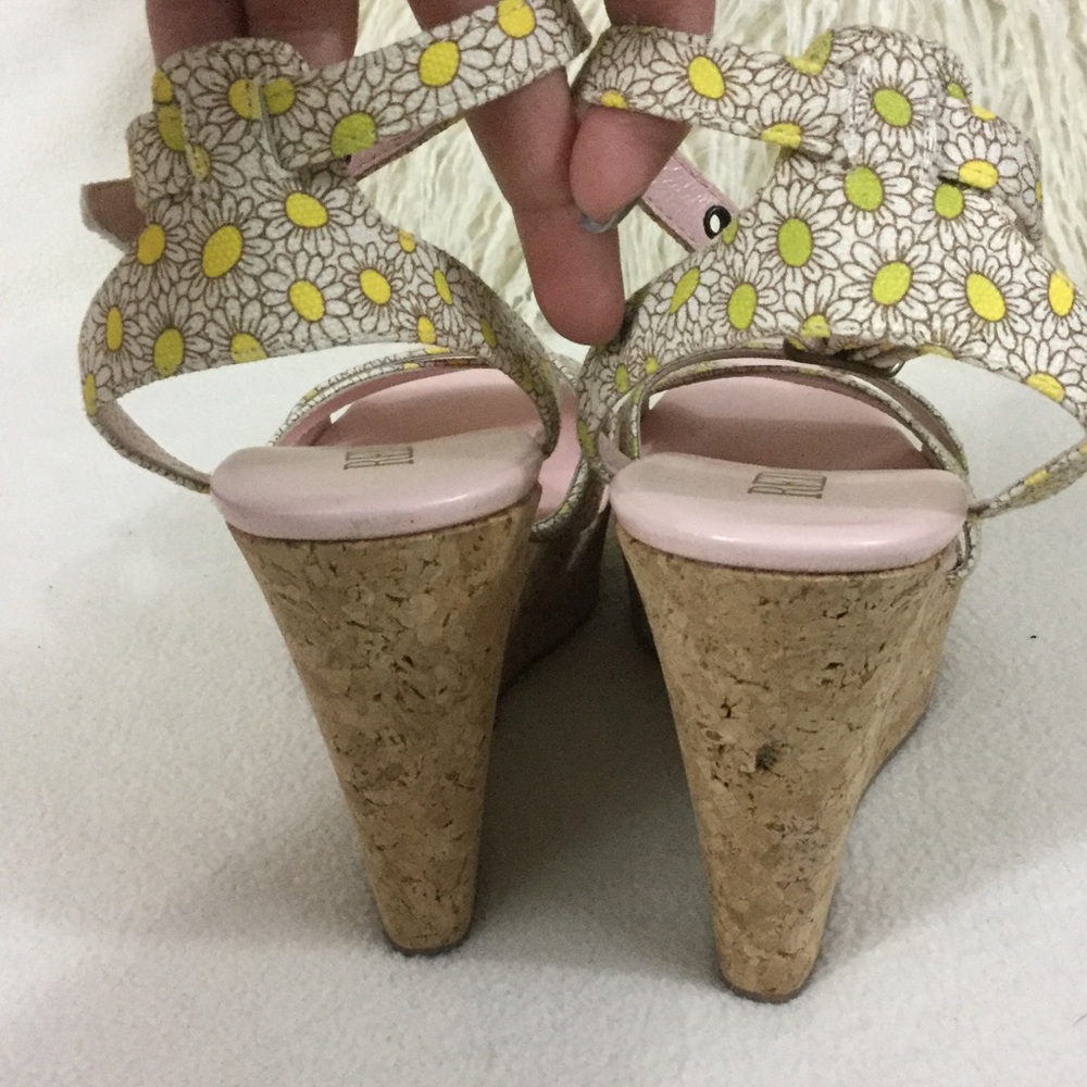 Like New Red Valentino daisy wedges - Picture 4 of 4
